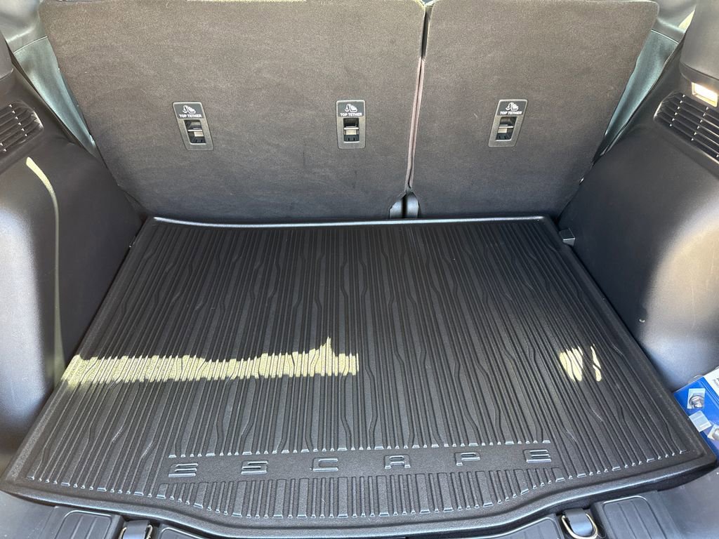 Used 2020 Ford Escape Titanium w/ Titanium Premium Package 2.0 image 11