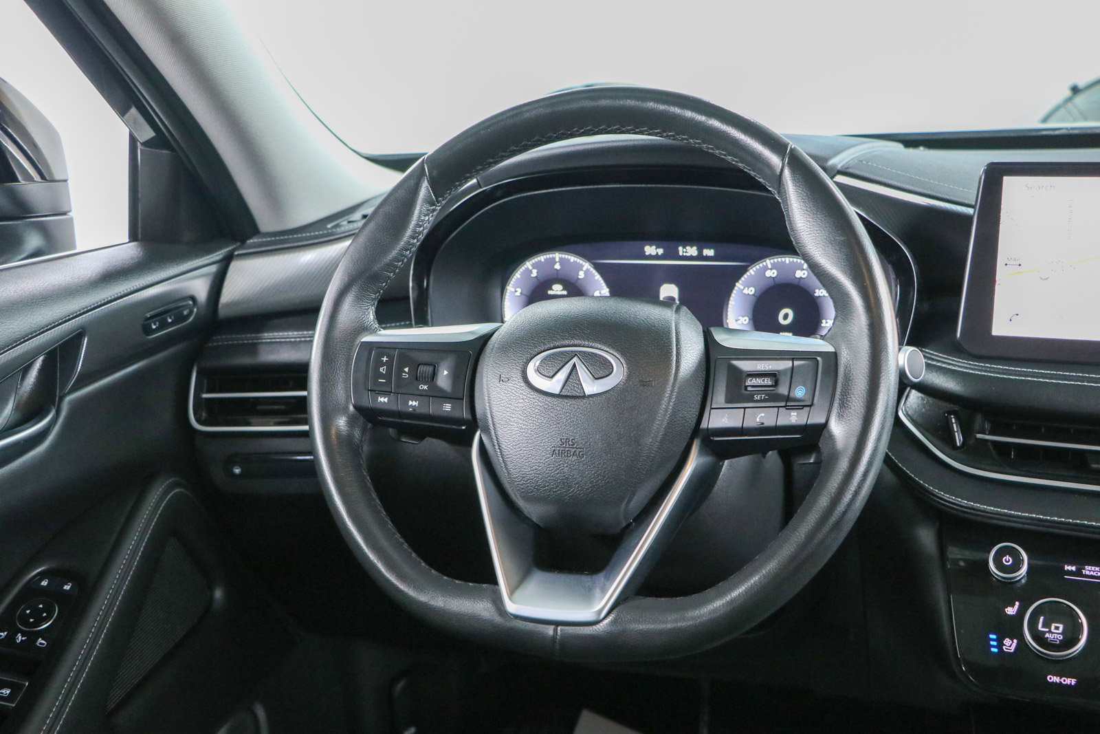 Used 2023 INFINITI QX60 Luxe w/ Cargo Package FWD image 12