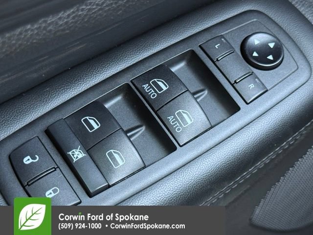 Used 2020 Jeep Grand Cherokee Altitude AWD/4WD image 22