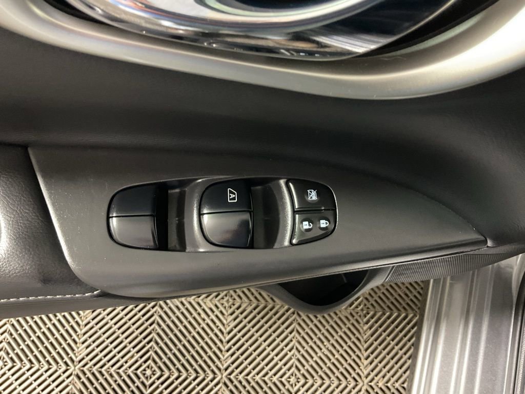 Used 2018 Nissan Sentra SL image 18