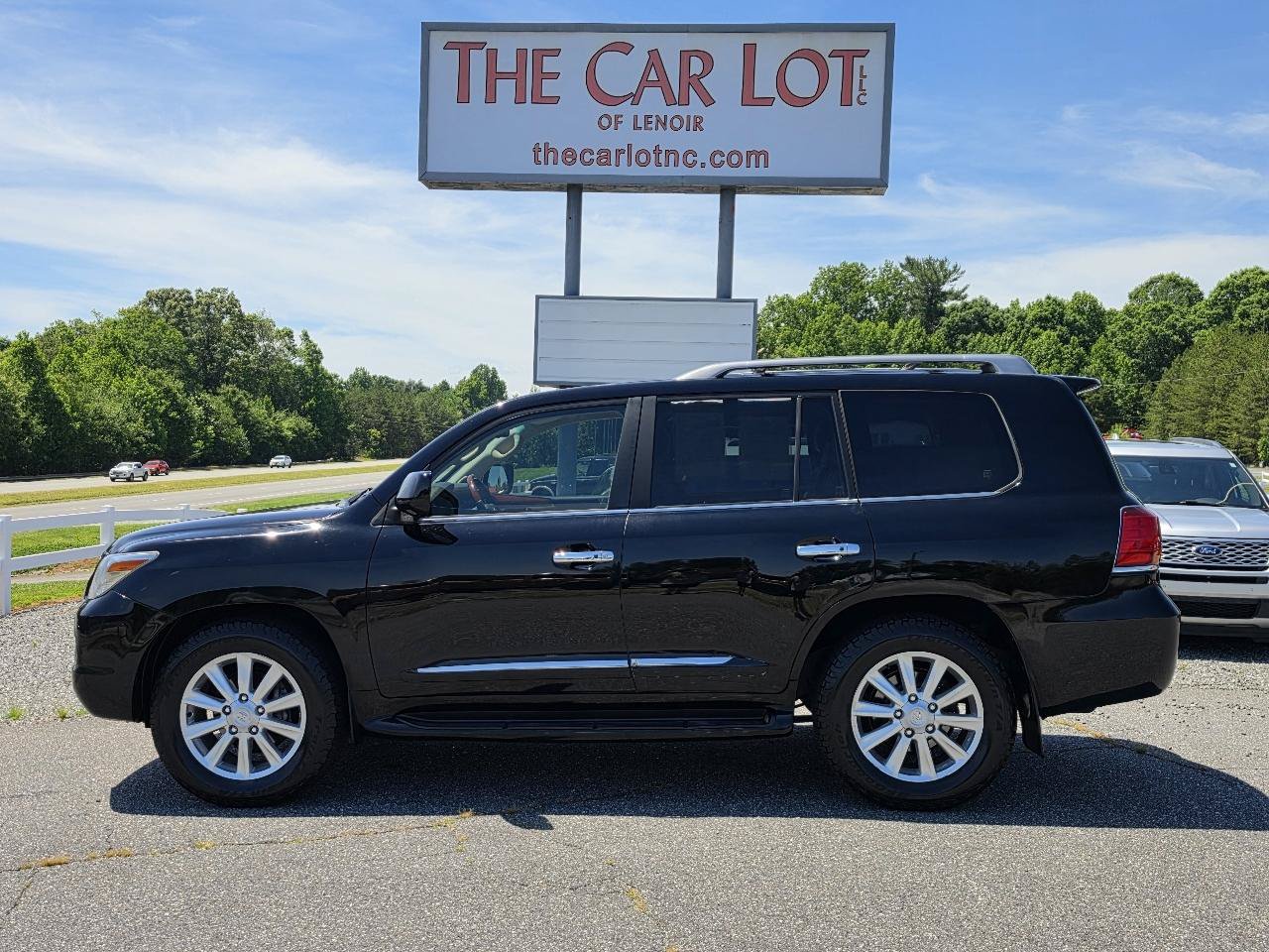 Used 2009 Lexus LX 570 4WD image 2