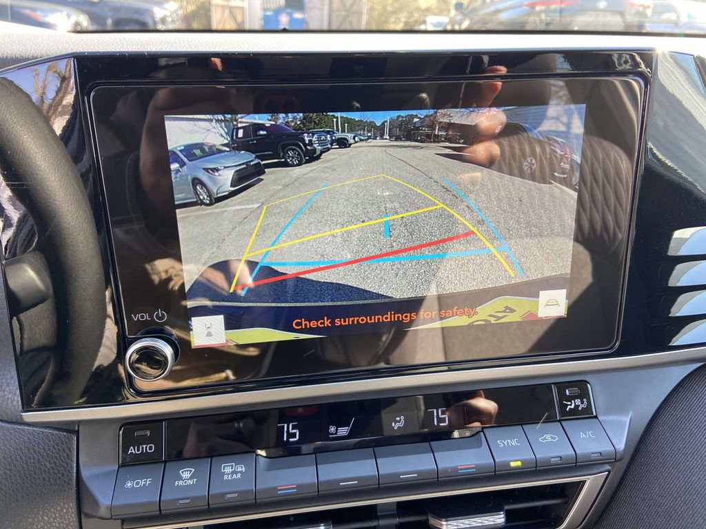 Used 2025 Toyota Camry LE image 22