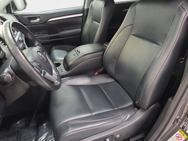 Used 2017 Toyota Highlander XLE AWD/4WD image 13