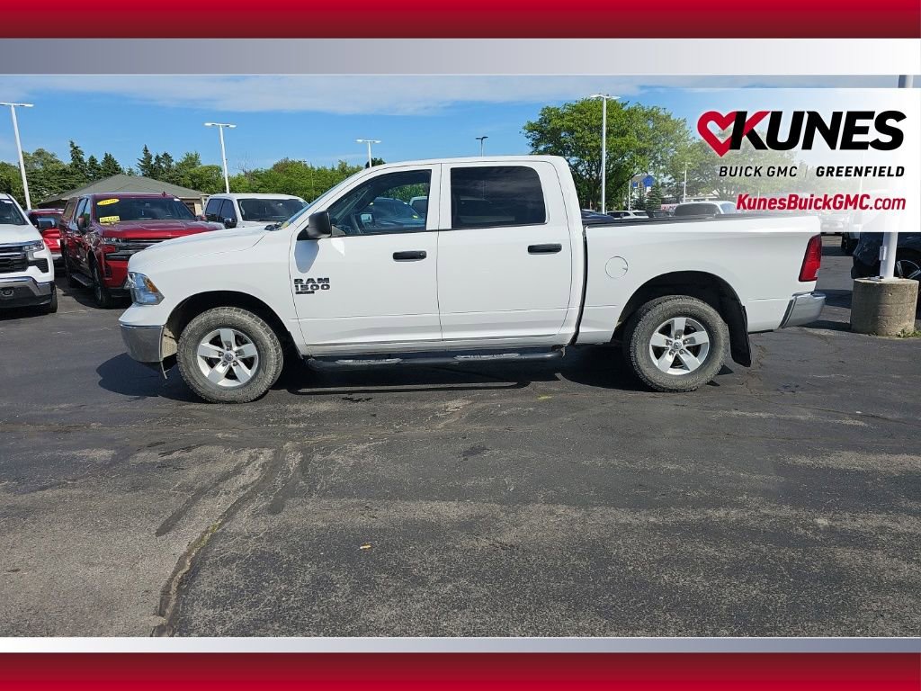 Used 2022 RAM 1500 Classic SLT AWD/4WD image 9