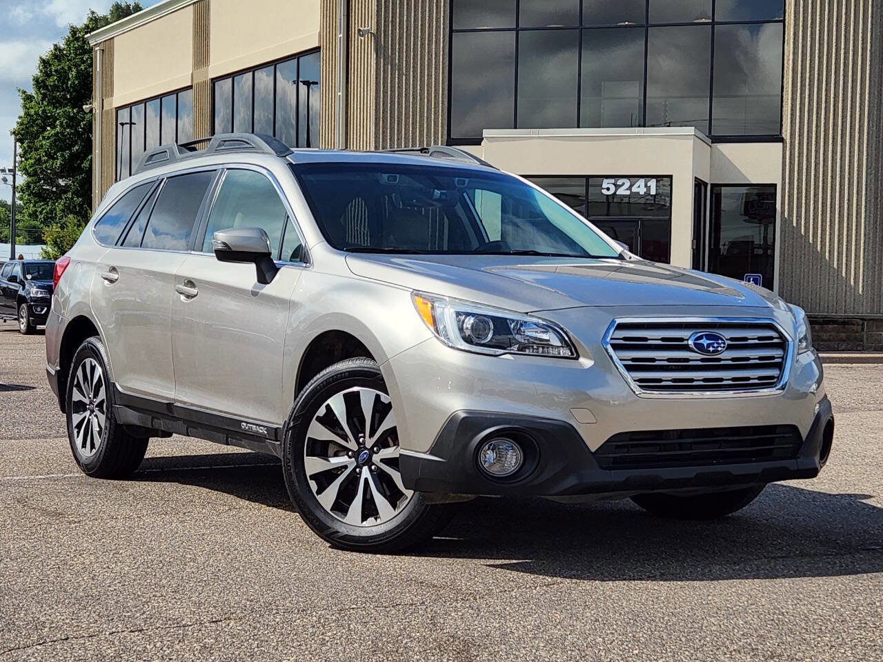 Used 2017 Subaru Outback 3.6R Limited image 28