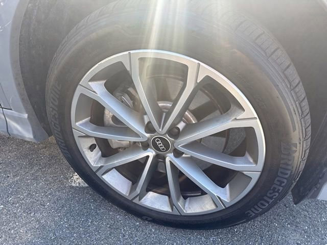 Used 2022 Audi Q4 e-tron Premium Plus AWD/4WD image 7