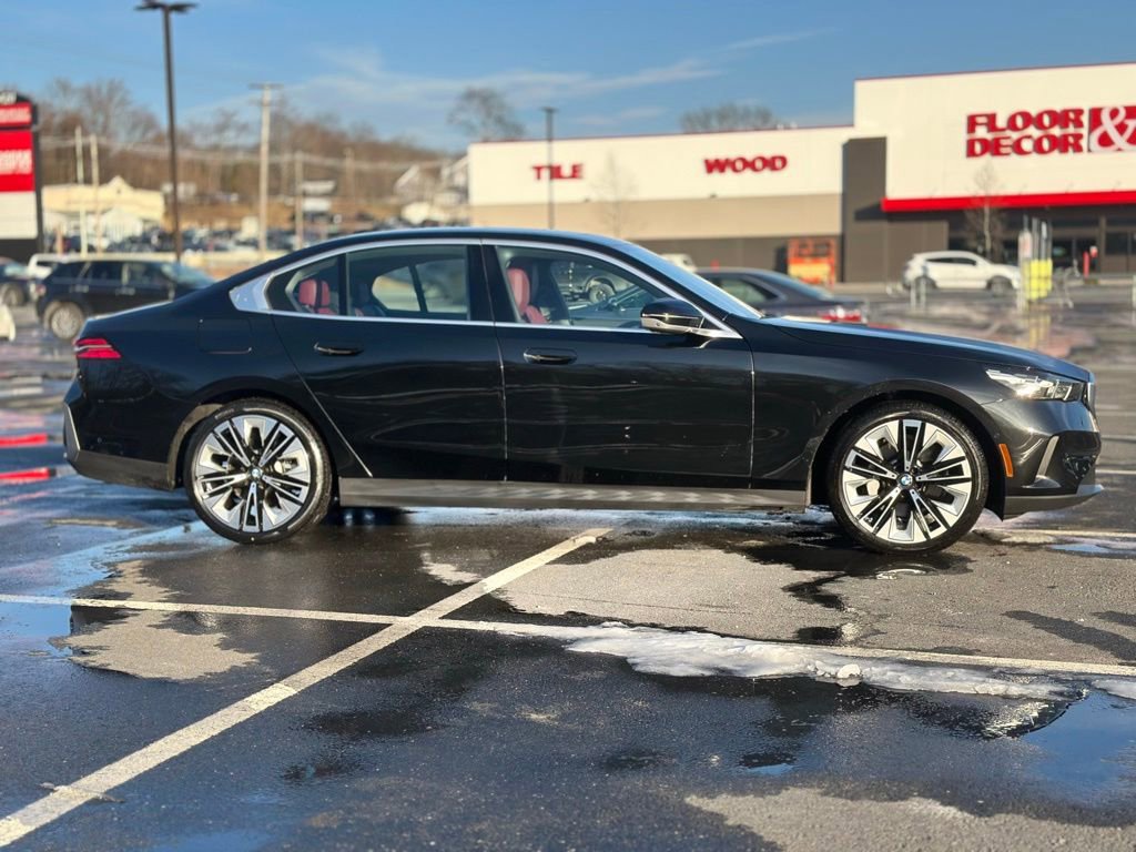 Certified 2024 BMW 530i xDrive w/ Premium Package image 8