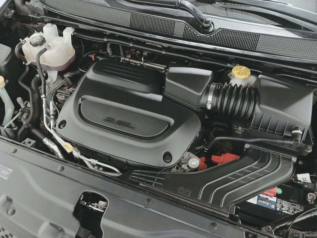 Used 2024 Chrysler Voyager LX FWD image 32