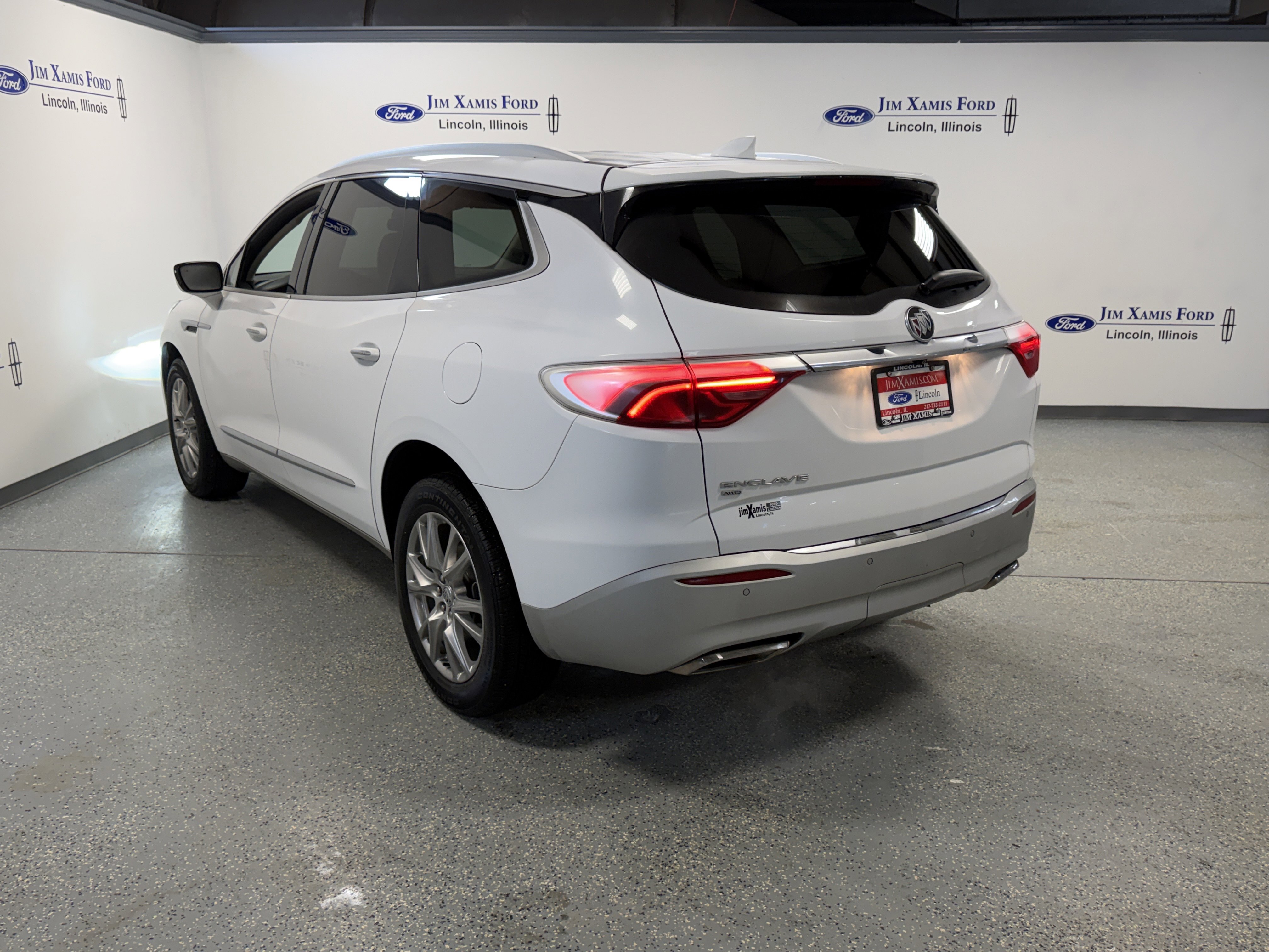 Used 2023 Buick Enclave Essence w/ Experience Buick Package image 4