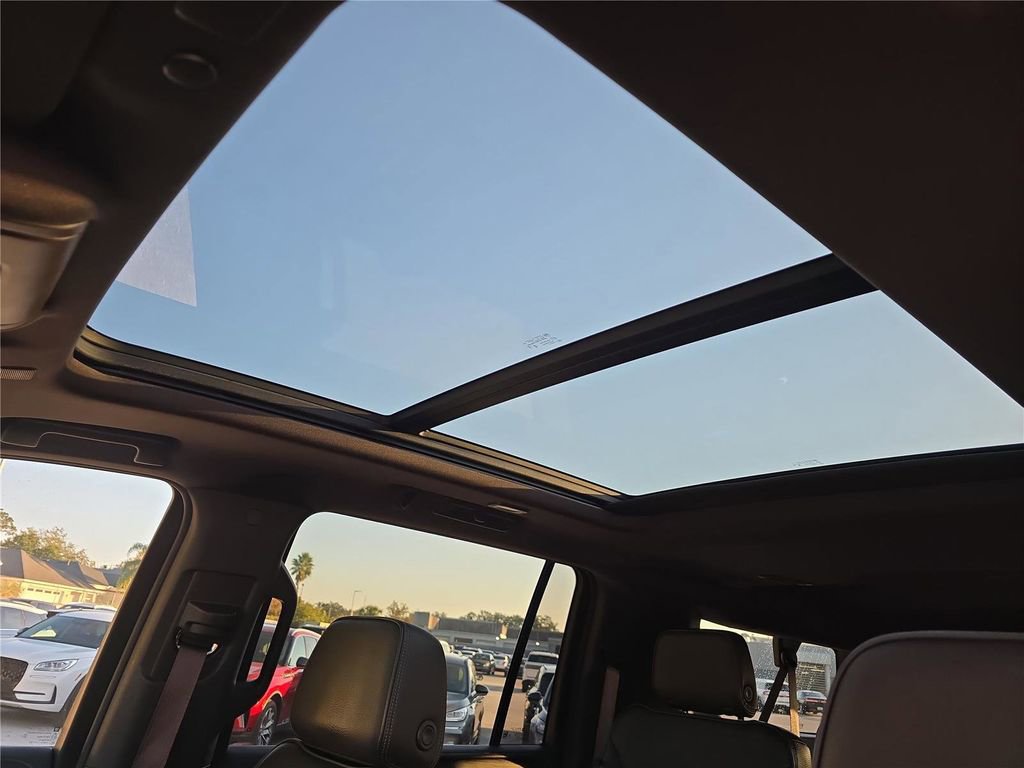 Used 2023 GMC Yukon XL Denali image 29
