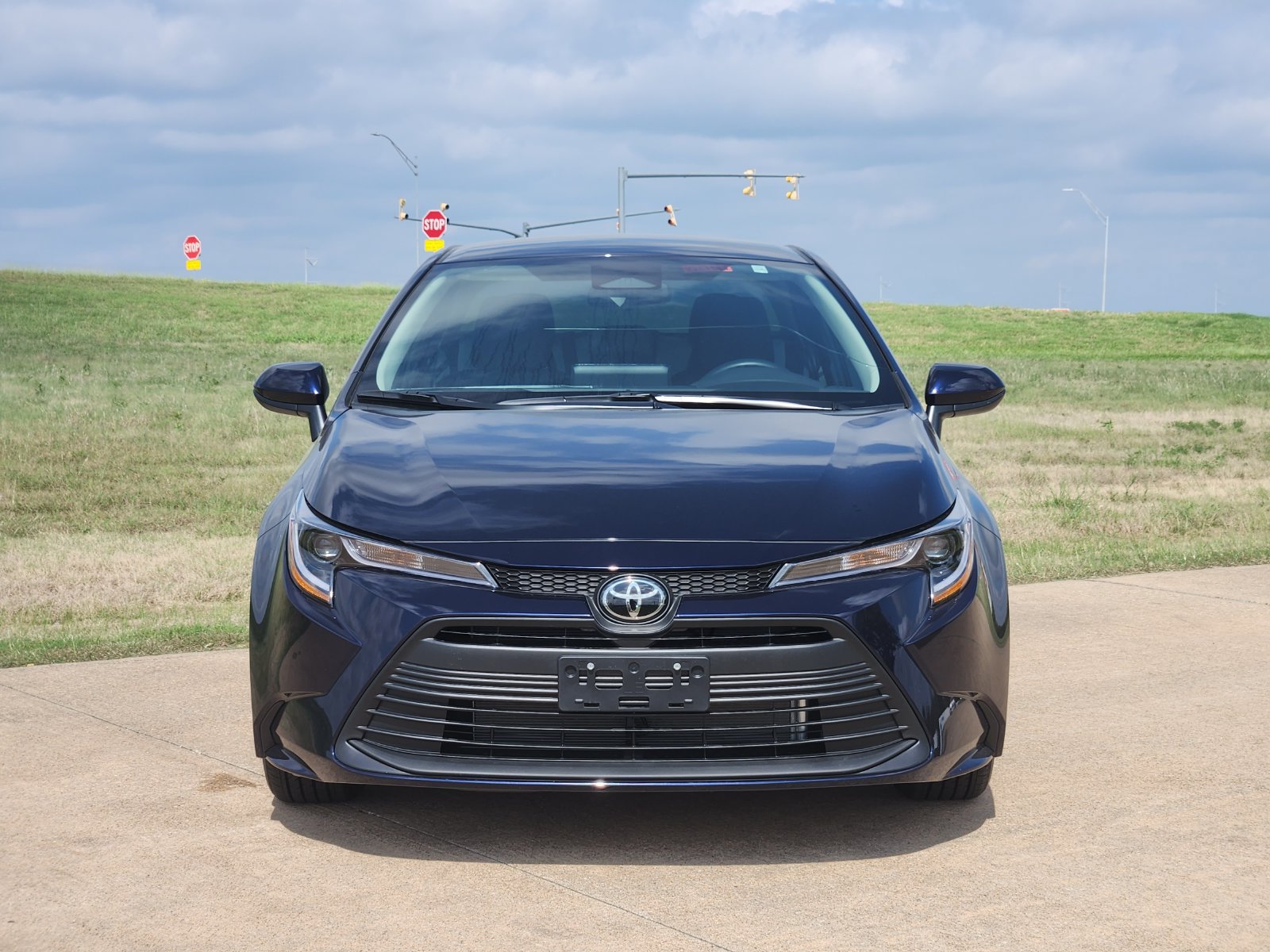 New 2027 Toyota Corolla LE FWD image 6