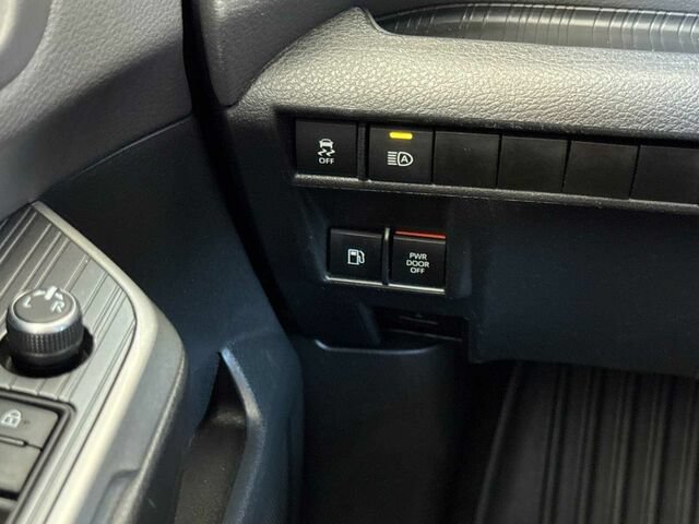 Used 2021 Toyota Sienna XSE FWD image 34