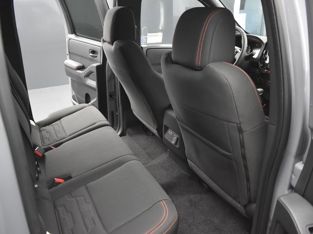 New 2026 Nissan Frontier PRO-4X w/ Pro-4x Convenience Package image 18