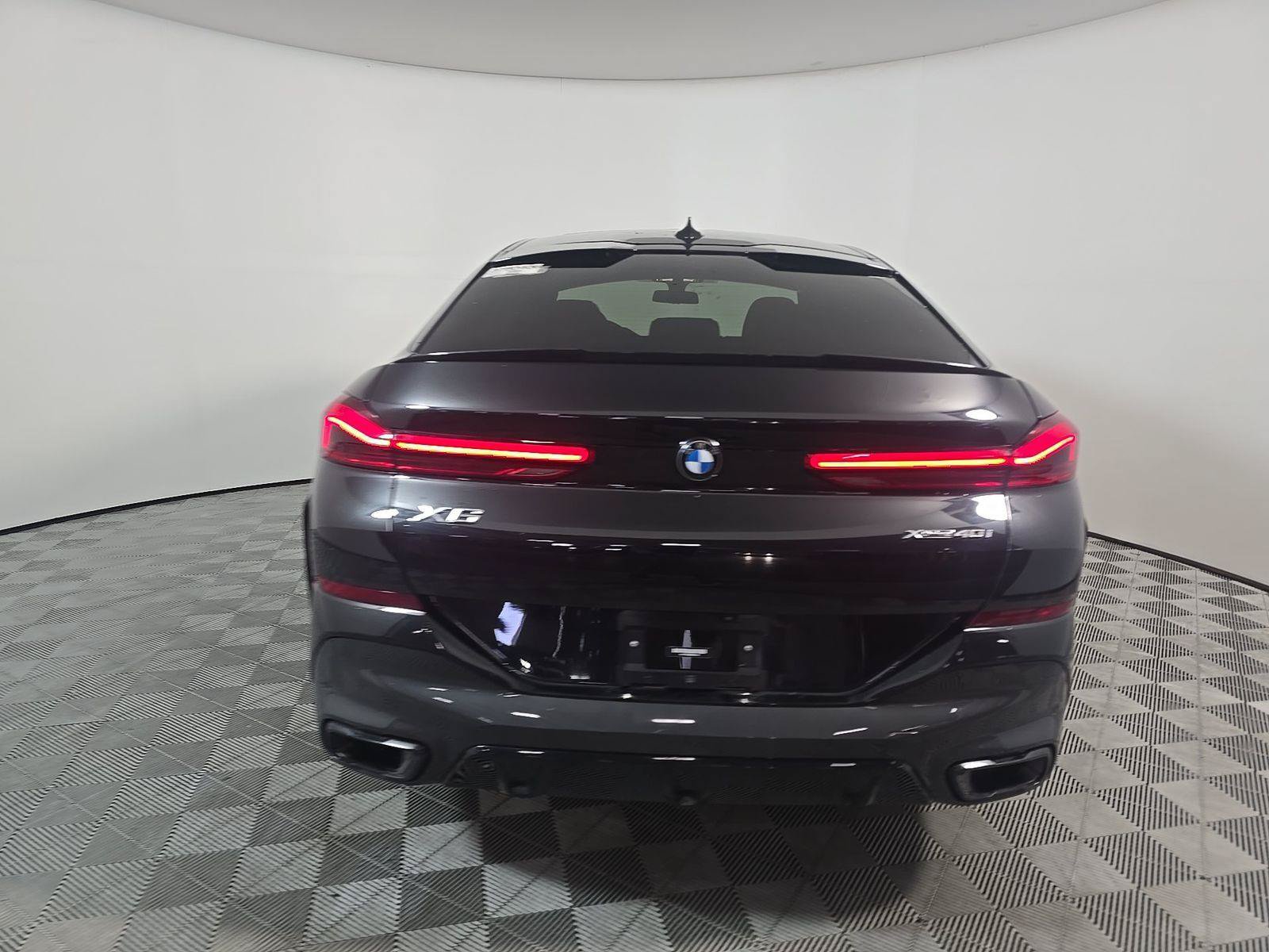 Used 2023 BMW X6 xDrive40i w/ M Sport Package AWD/4WD image 5