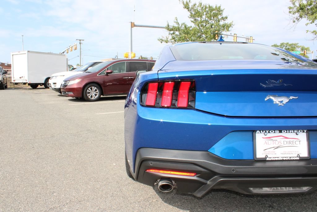 Used 2024 Ford Mustang Coupe RWD image 11