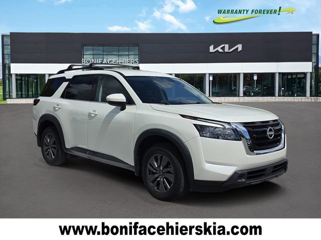 Used 2024 Nissan Pathfinder SV