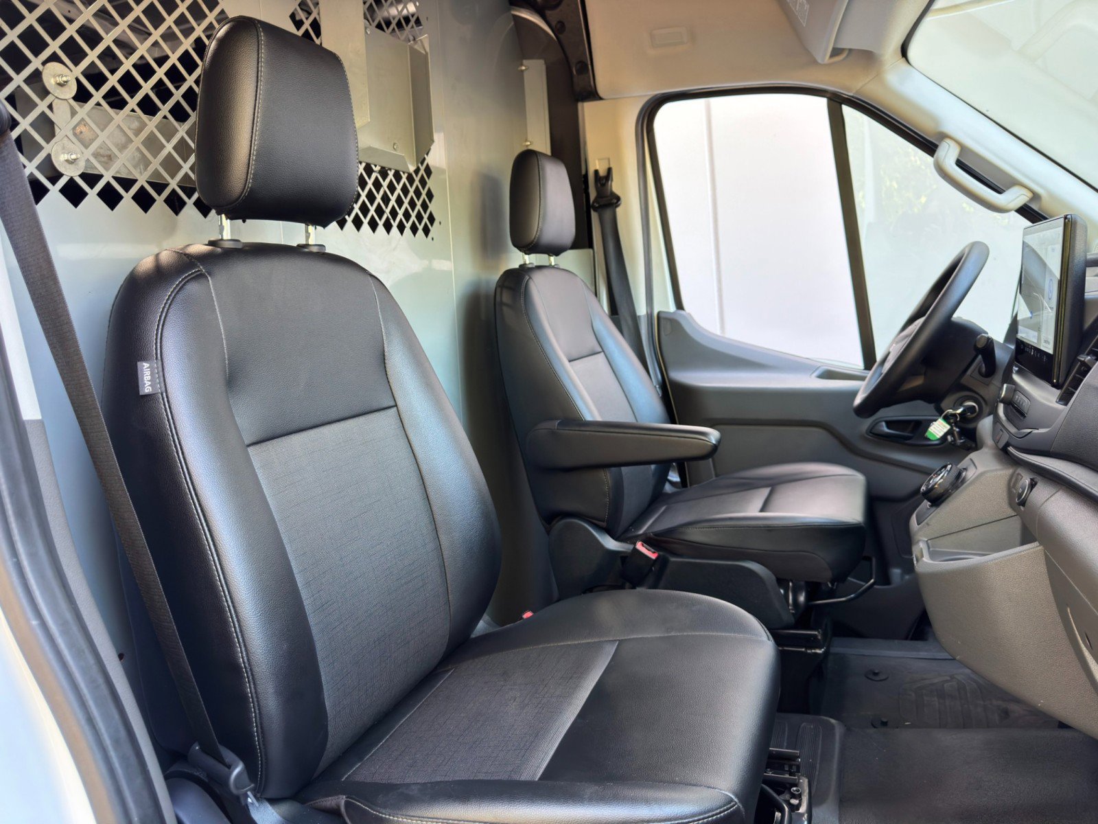 Used 2022 Ford E-Transit Medium Roof w/ Load Area Protection Package image 27