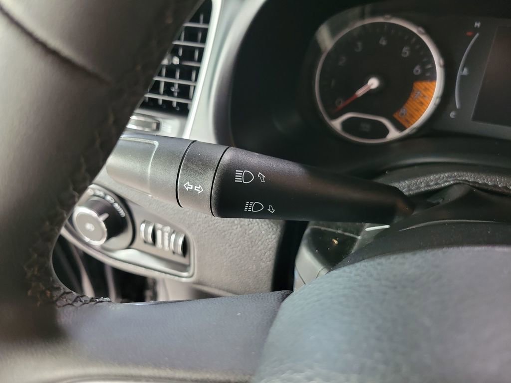 Used 2019 Jeep Renegade Latitude image 44