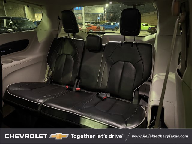Used 2022 Chrysler Pacifica Limited FWD image 34