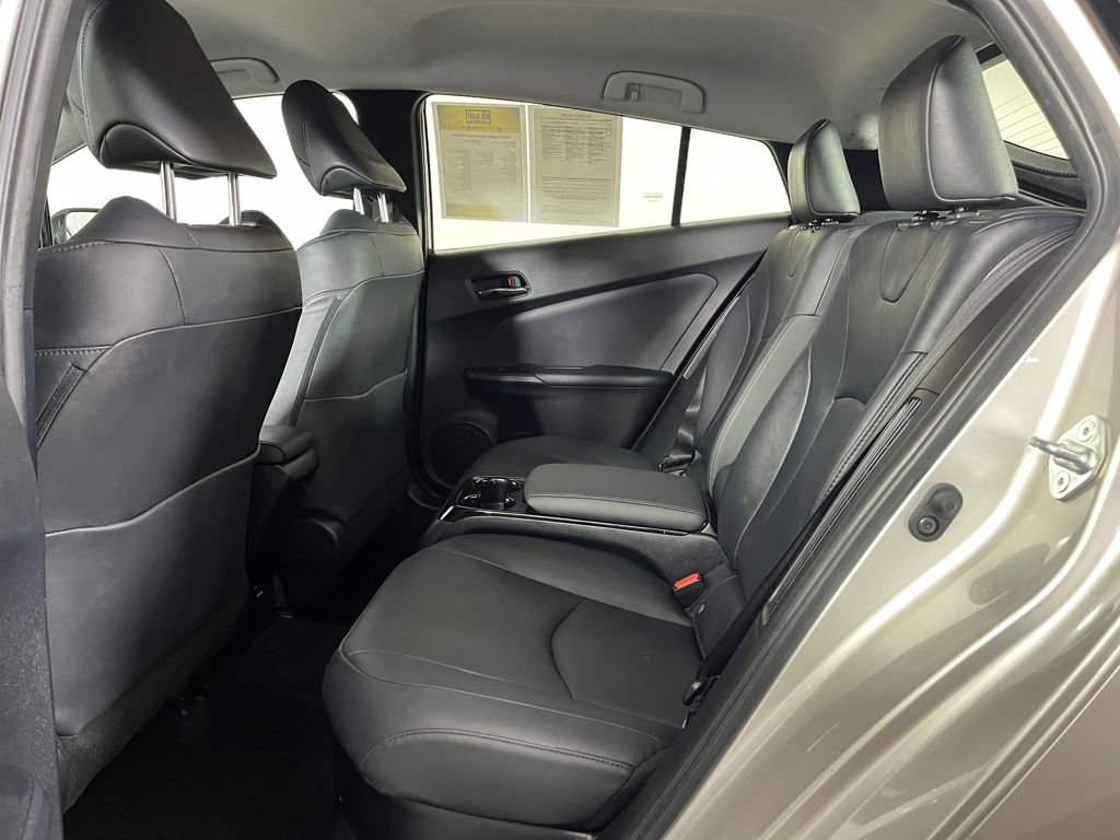 Used 2017 Toyota Prius Prime Premium image 13