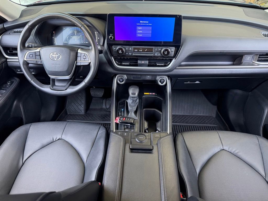 Used 2025 Toyota Grand Highlander FWD image 19