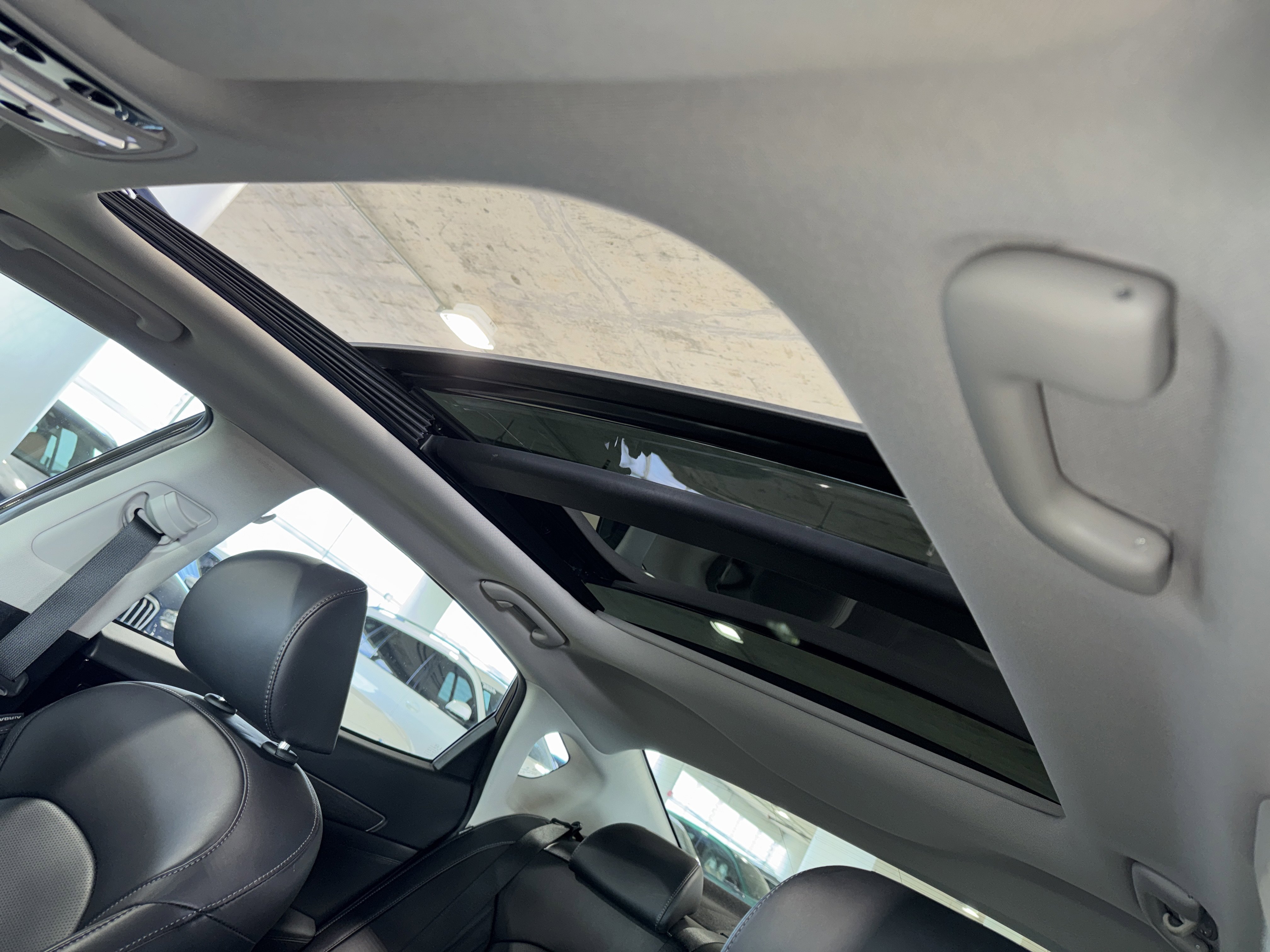 Used 2020 Kia Cadenza Limited image 31