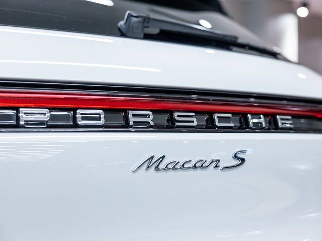 Certified 2025 Porsche Macan S image 23