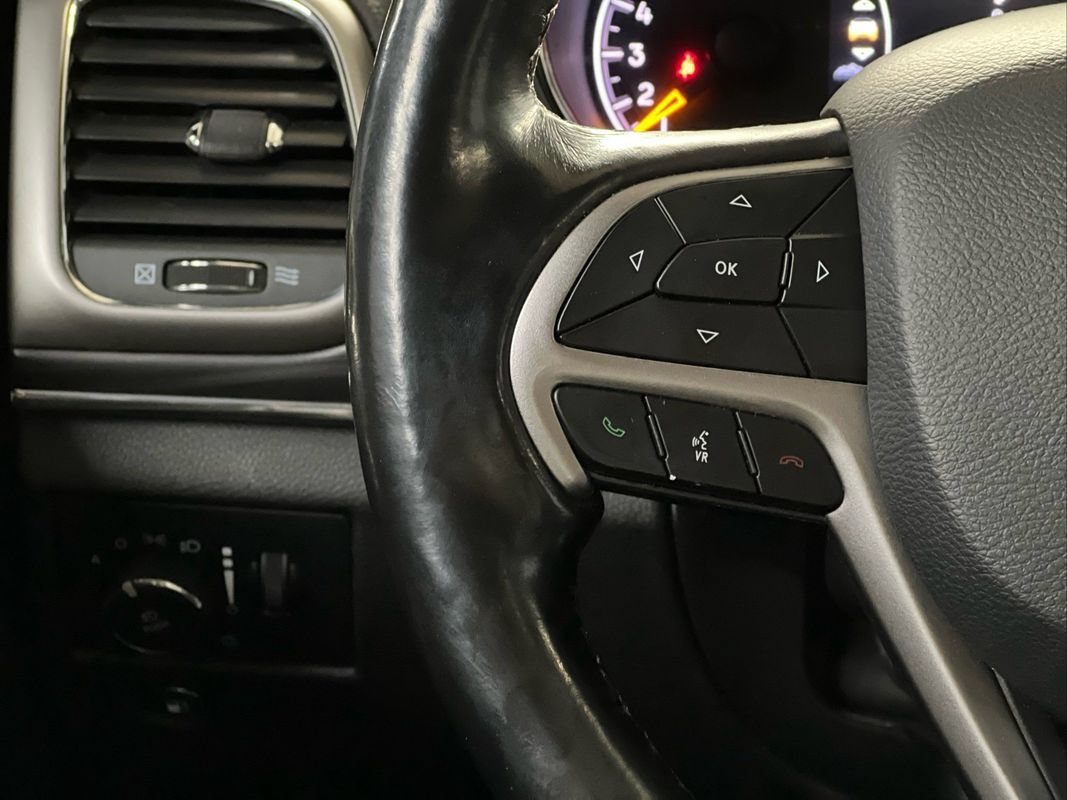 Used 2021 Jeep Grand Cherokee Limited AWD/4WD image 24