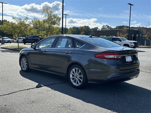 Used 2017 Ford Fusion SE w/ Fusion SE Technology Package image 6