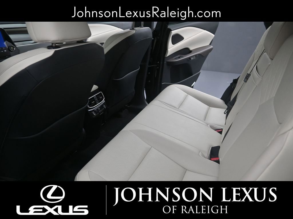 Used 2024 Lexus RX 350 FWD w/ Technology Package image 12