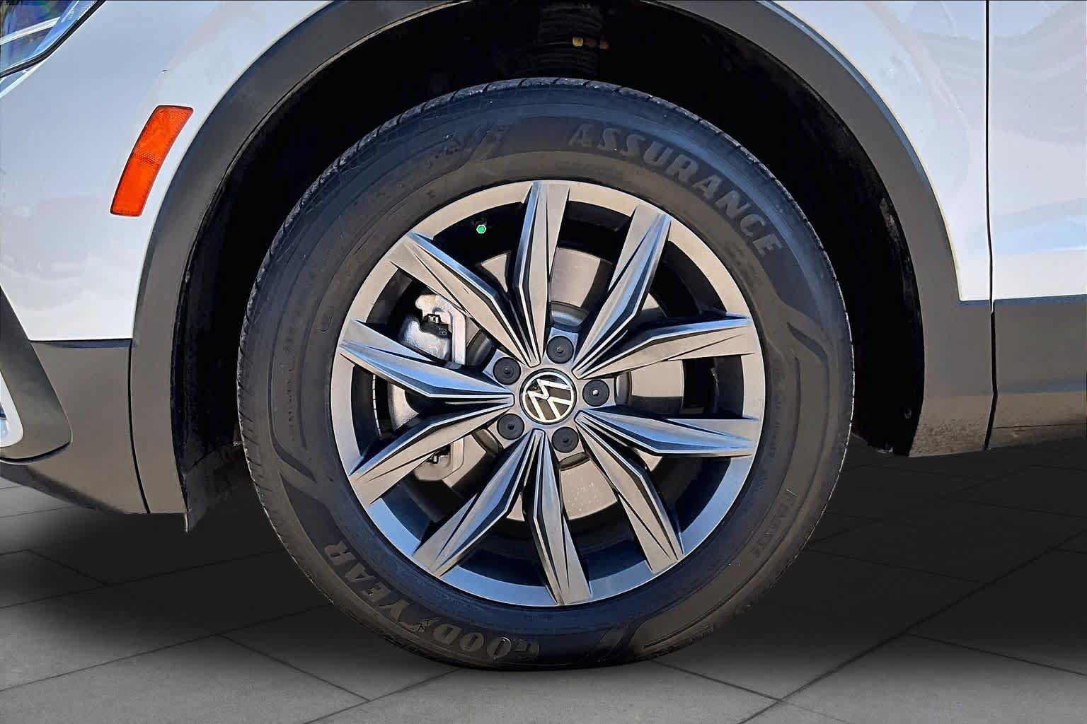 Used 2022 Volkswagen Tiguan SE FWD image 8