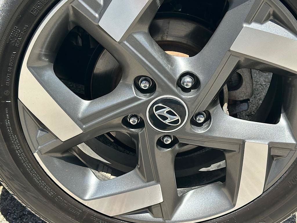 Used 2024 Hyundai Venue SEL FWD image 27