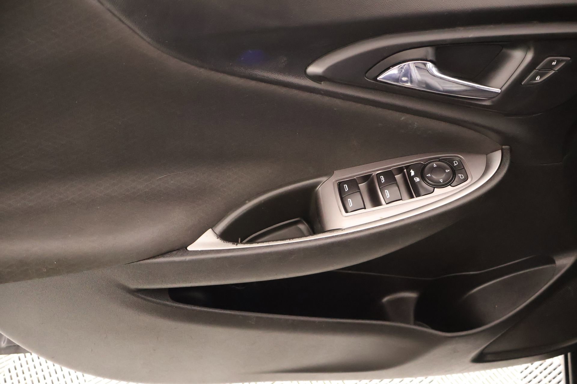 Used 2022 Chevrolet Malibu LT FWD image 15
