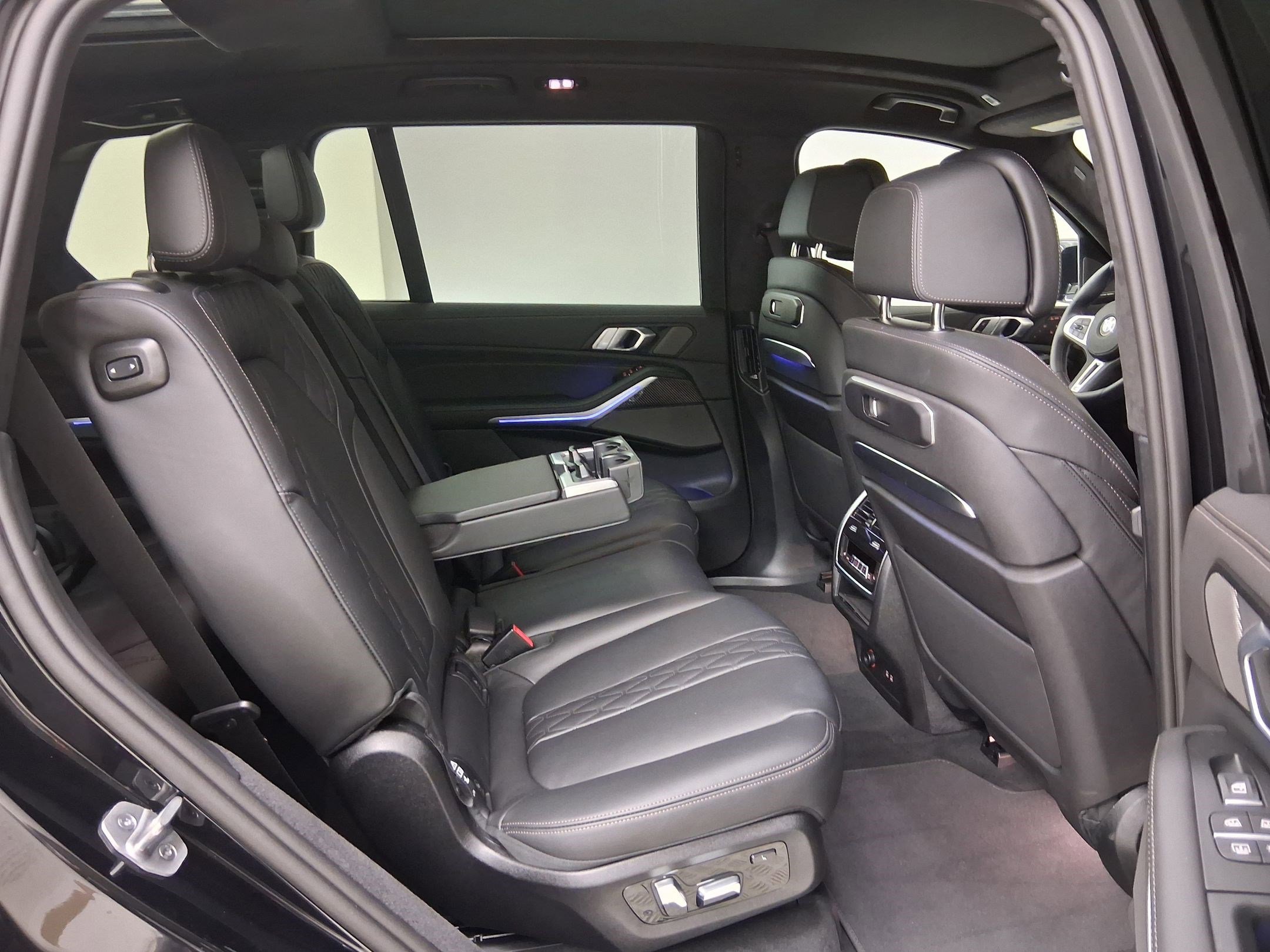 Used 2026 BMW X7 M60i AWD/4WD image 34