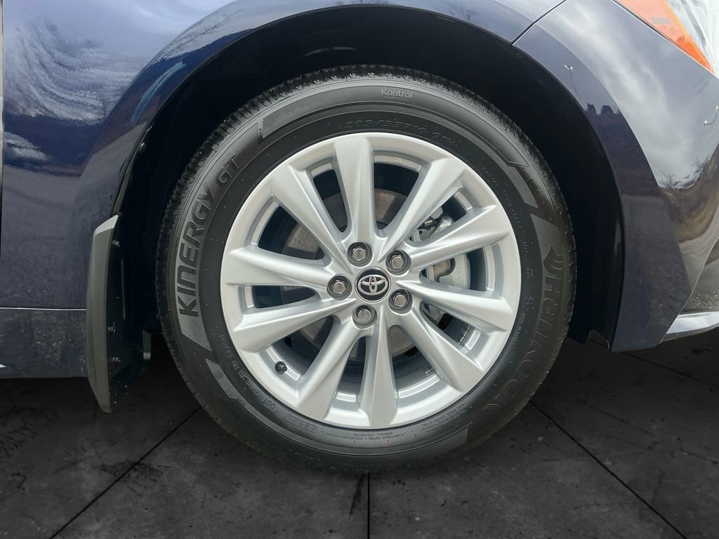 Certified 2025 Toyota Corolla LE image 15