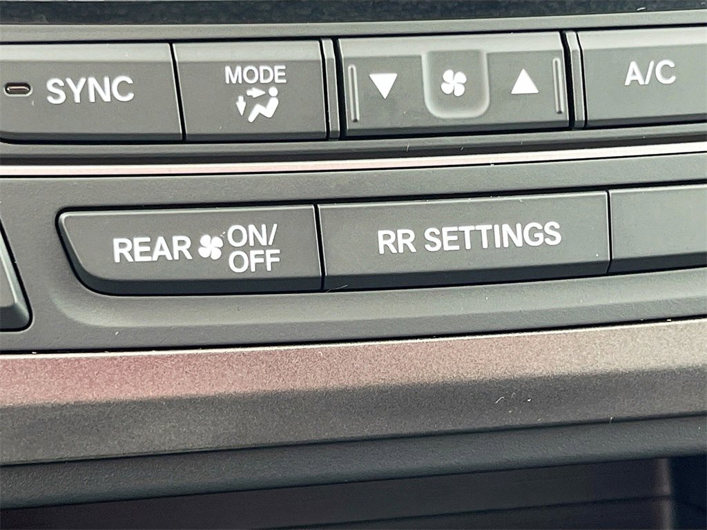 Used 2025 Honda Passport EX-L image 25