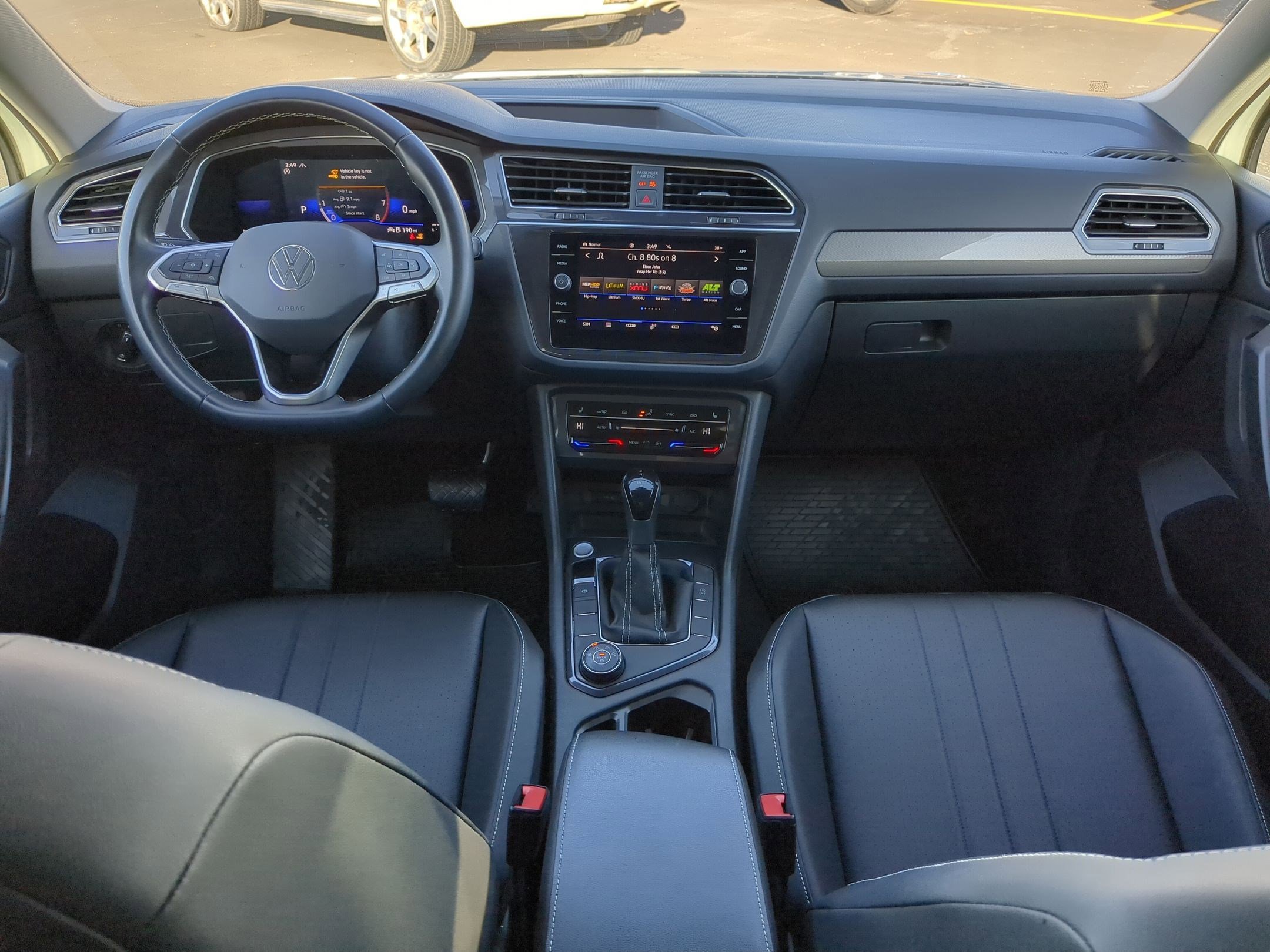 Used 2023 Volkswagen Tiguan SE image 18