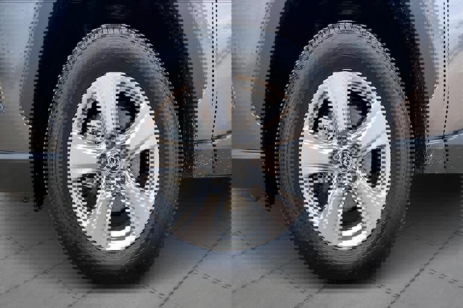 Used 2025 Toyota RAV4 XLE w/ Convenience Package image 9