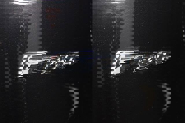 Used 2017 Jaguar F-PACE S image 8