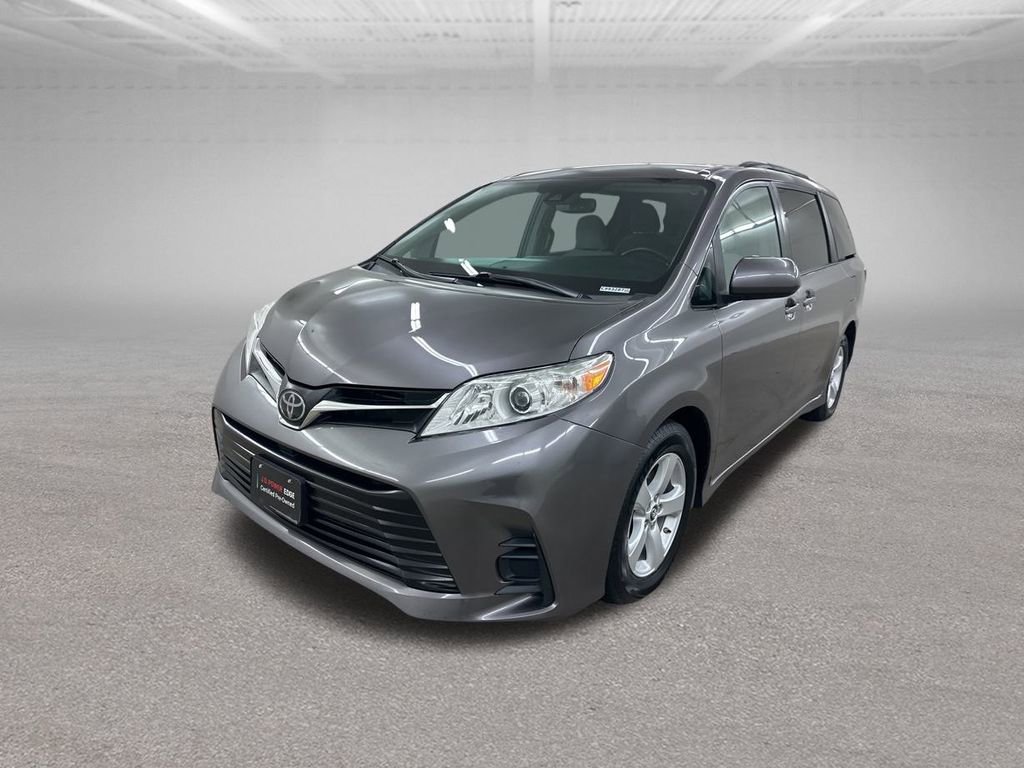 Used 2019 Toyota Sienna LE image 5