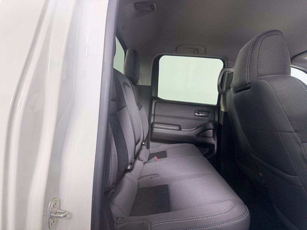 Used 2025 Nissan Frontier SV w/ SV Convenience Package RWD image 18