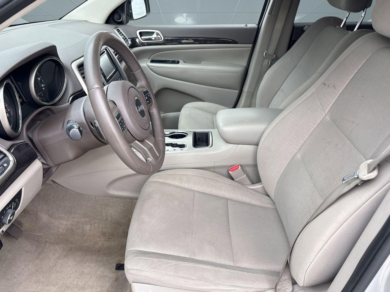 Used 2011 Jeep Grand Cherokee Laredo image 18