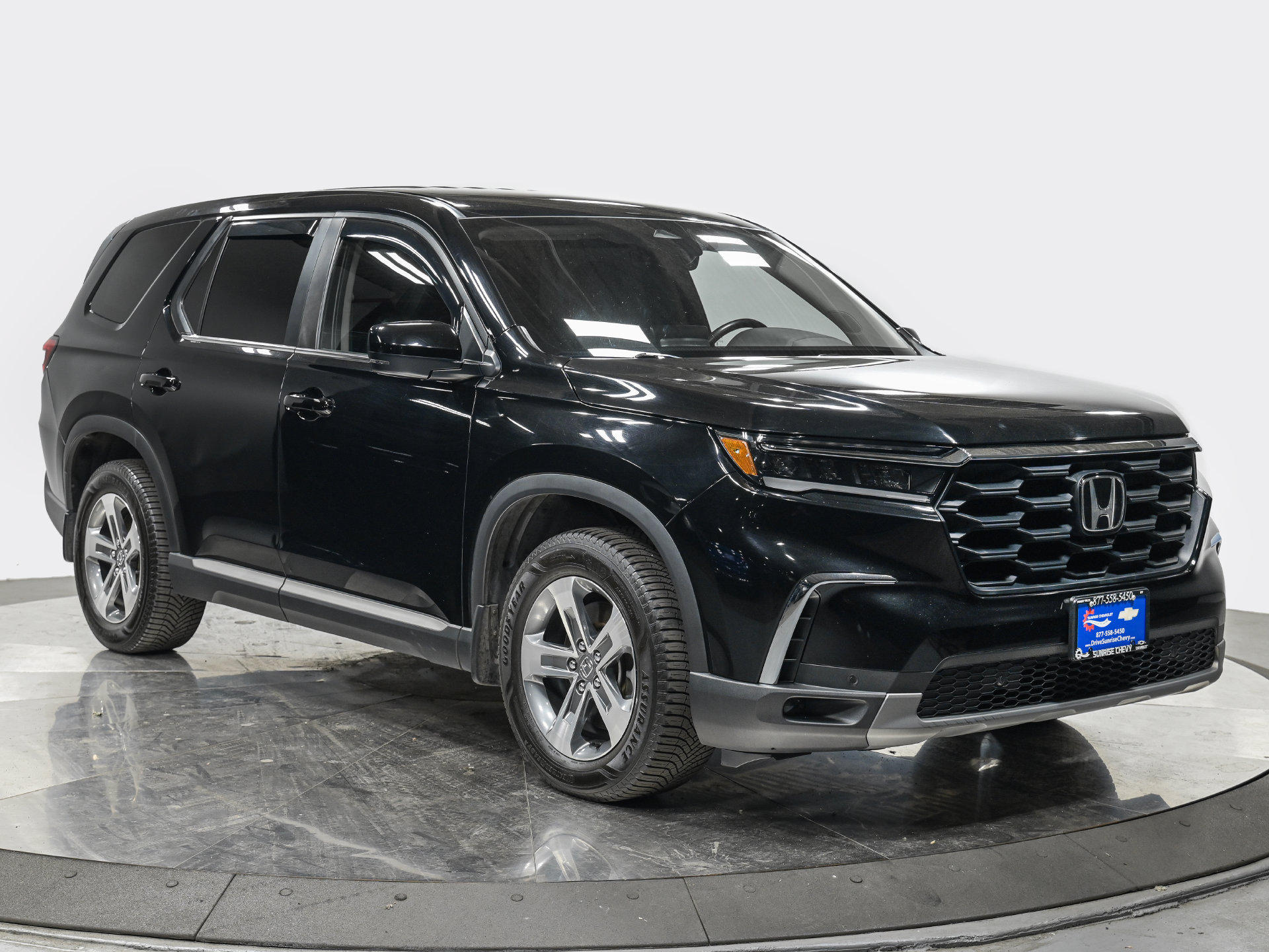 Used 2025 Honda Pilot EX-L image 9