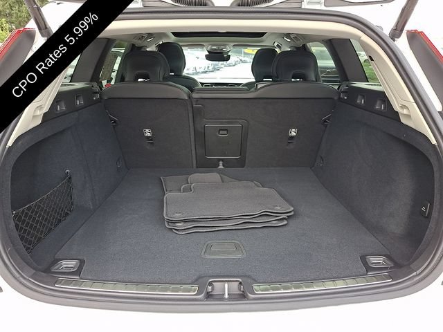 Certified 2025 Volvo V60 B5 Cross Country Ultra AWD/4WD image 31