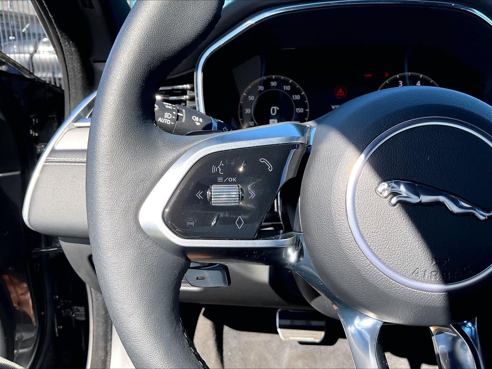 Used 2024 Jaguar XF R-Dynamic SE AWD/4WD image 19