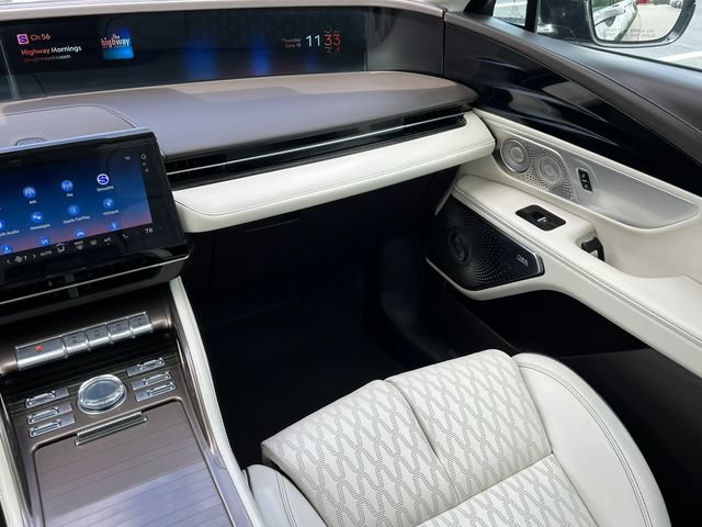 Used 2025 Lincoln Nautilus Black Label AWD/4WD image 36