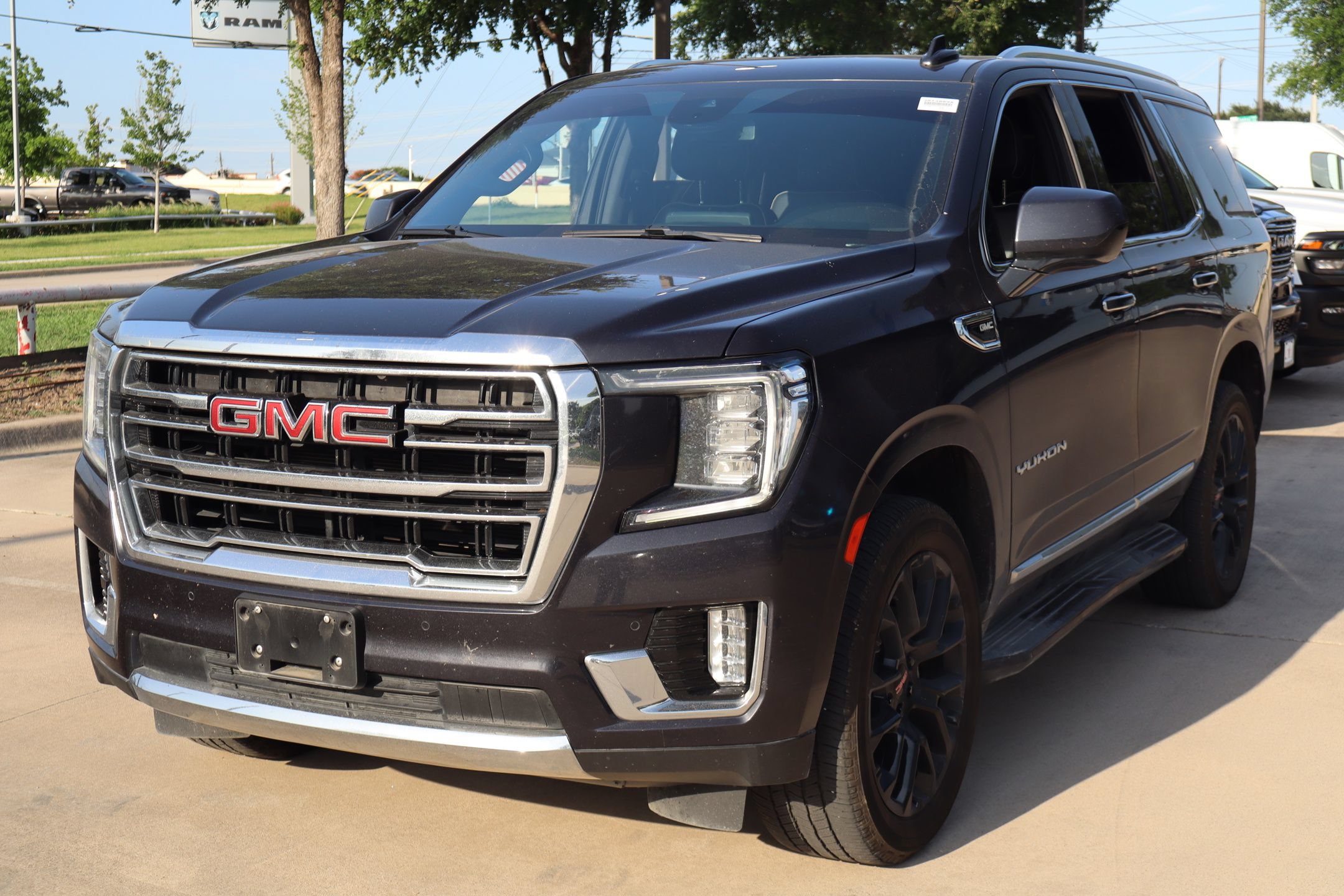 Used 2023 GMC Yukon SLT AWD/4WD image 8