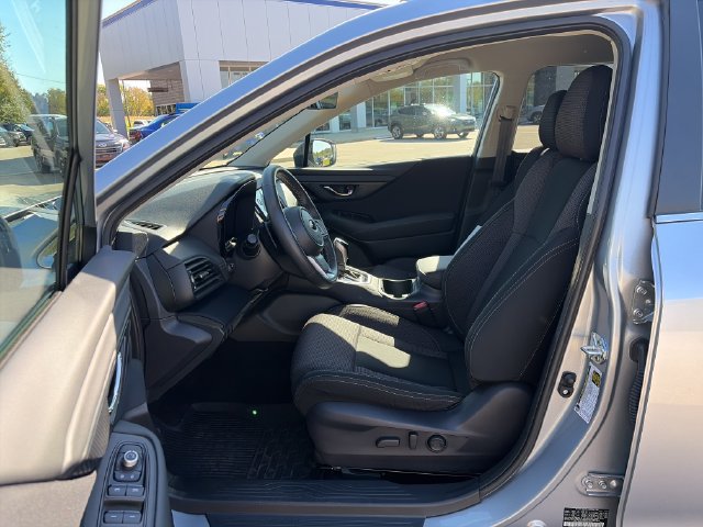 Certified 2025 Subaru Outback Premium w/ Popular Package #1A AWD/4WD image 9
