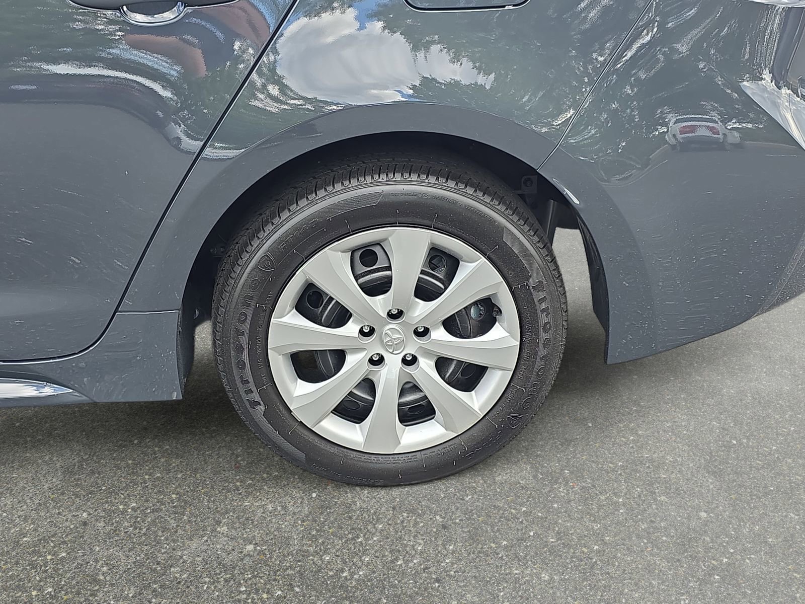 Used 2024 Toyota Corolla LE FWD image 31