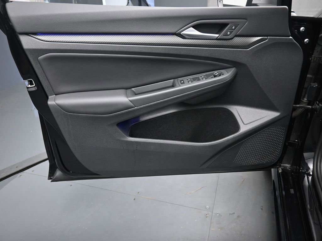 Used 2024 Volkswagen Golf R image 20